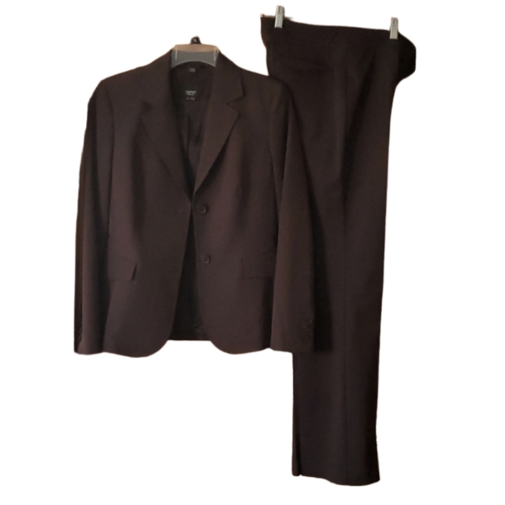 Esprit Collection Womans Brown Single Breasted Suitcoat and Matching Pants